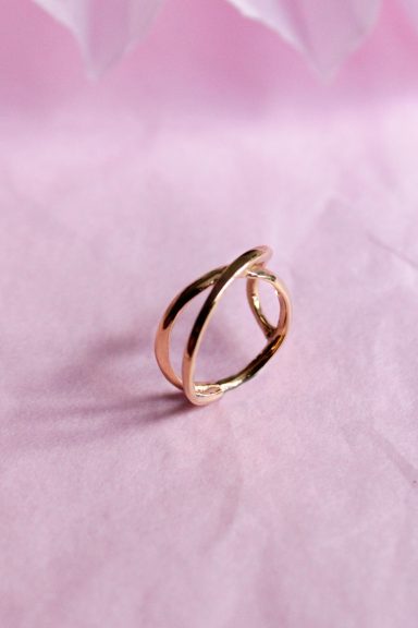 Anillo con forma de infinito
